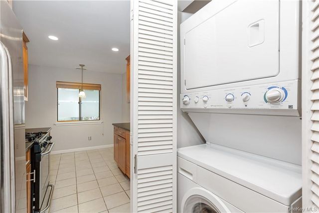 353 N Greeley Avenue 353, Chappaqua, NY 10514