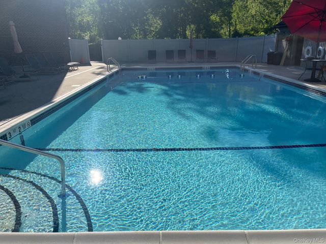 353 N Greeley Avenue 353, Chappaqua, NY 10514