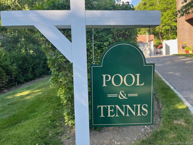 353 N Greeley Avenue 353, Chappaqua, NY 10514