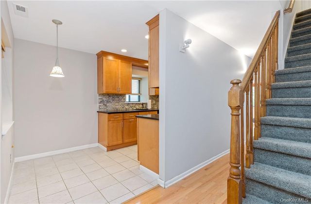 353 N Greeley Avenue 353, Chappaqua, NY 10514
