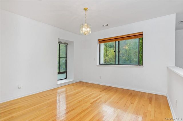353 N Greeley Avenue 353, Chappaqua, NY 10514