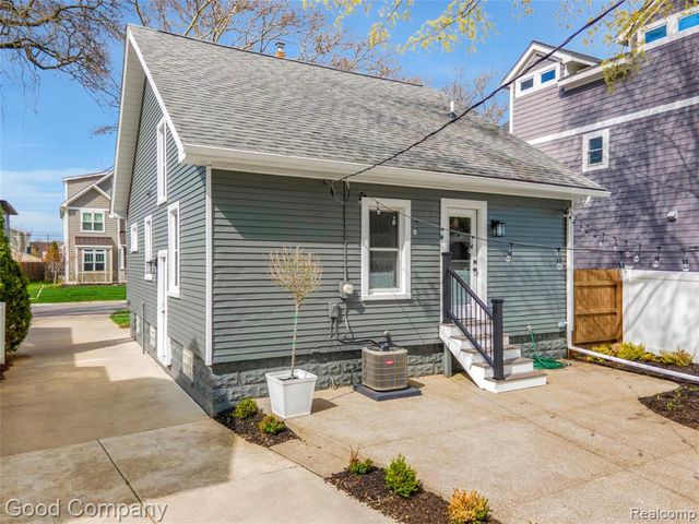1368 Smith Avenue, Birmingham, MI 48009