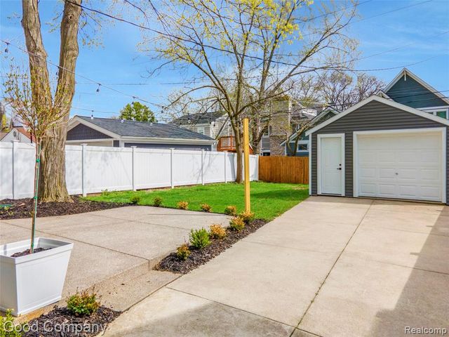 1368 Smith Avenue, Birmingham, MI 48009