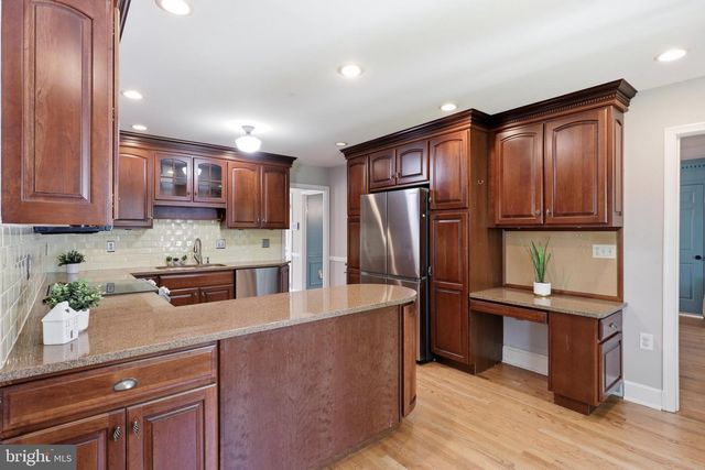 6817 JEREMIAH CT, Fairfax Station, VA 22039