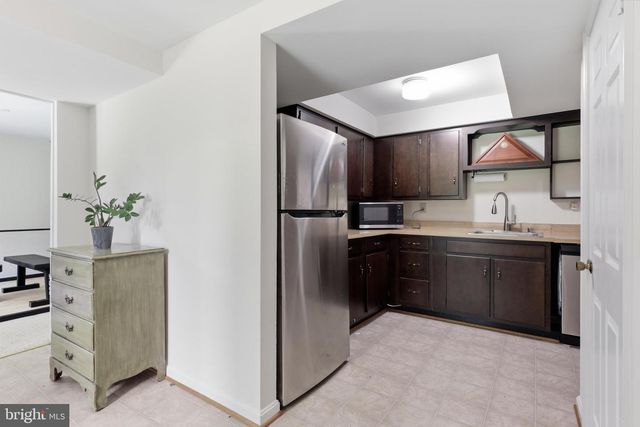 6817 JEREMIAH CT, Fairfax Station, VA 22039