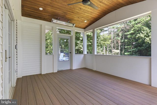 6817 JEREMIAH CT, Fairfax Station, VA 22039