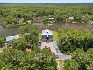 2032 Bay Point Blvd, Milton, FL 32583