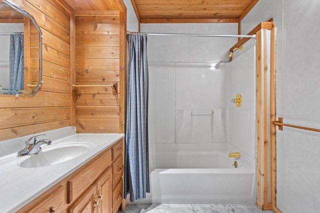 1121 GARLAND STREET, Green Bay, WI 54301