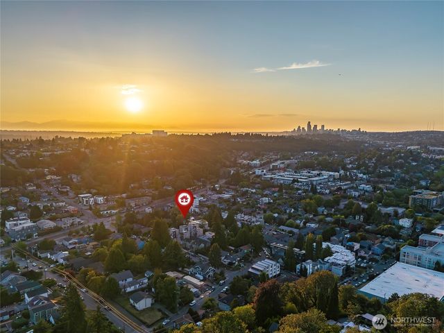 5050 35th Avenue S, Seattle, WA 98118