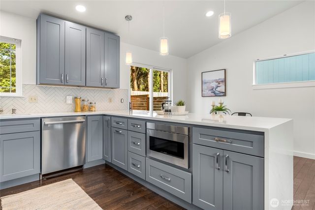 5050 35th Avenue S, Seattle, WA 98118
