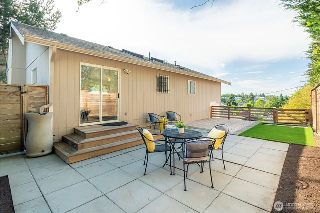 5050 35th Avenue S, Seattle, WA 98118