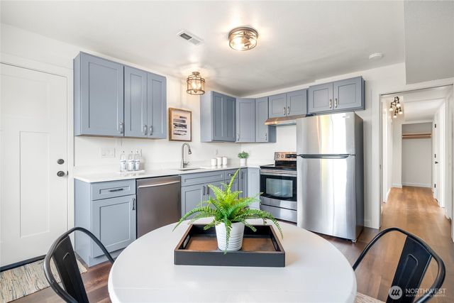 5050 35th Avenue S, Seattle, WA 98118