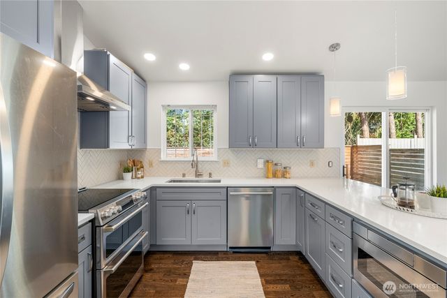 5050 35th Avenue S, Seattle, WA 98118