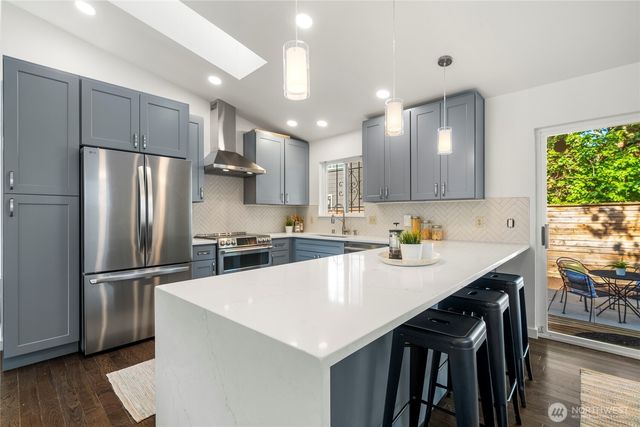 5050 35th Avenue S, Seattle, WA 98118