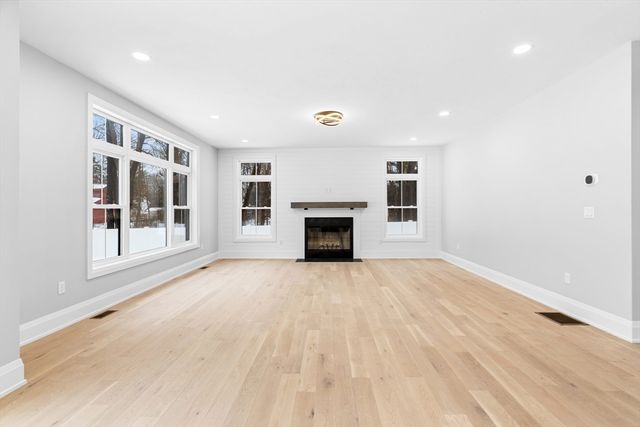 14 Earle Stewart Ln Lot 3, Wrentham, MA 02093