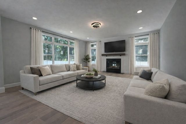 14 Earle Stewart Ln Lot 3, Wrentham, MA 02093