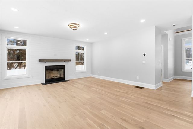 14 Earle Stewart Ln Lot 3, Wrentham, MA 02093