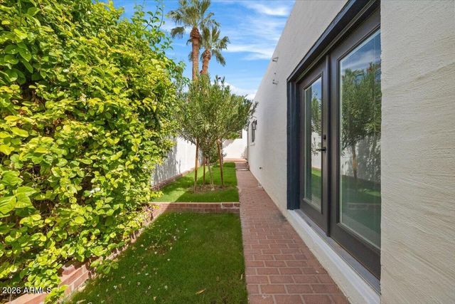 2018 E BALBOA Drive, Tempe, AZ 85282