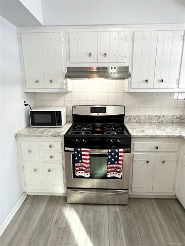 12 Danbury Court 1502, Suffern, NY 10901