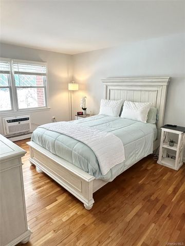 12 Danbury Court 1502, Suffern, NY 10901