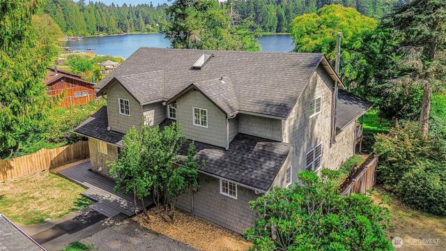 18404 W Spring Lake Drive SE, Renton, WA 98058