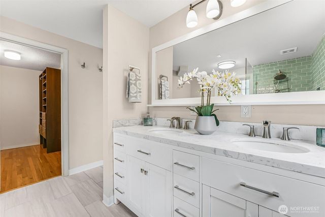 18404 W Spring Lake Drive SE, Renton, WA 98058