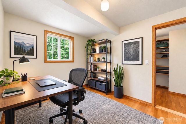18404 W Spring Lake Drive SE, Renton, WA 98058