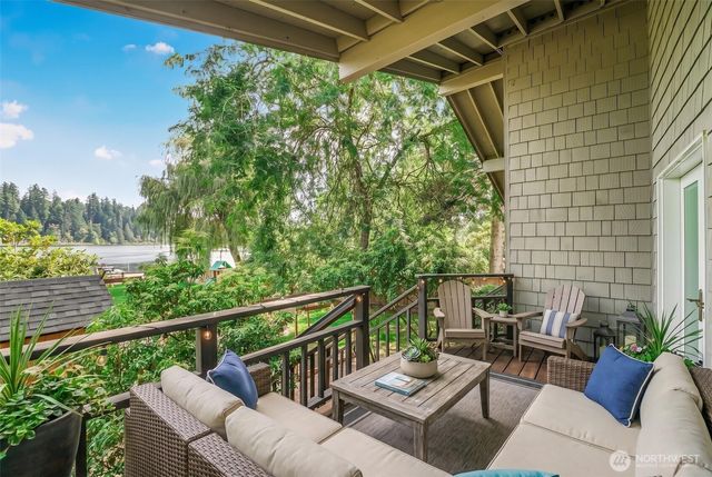 18404 W Spring Lake Drive SE, Renton, WA 98058