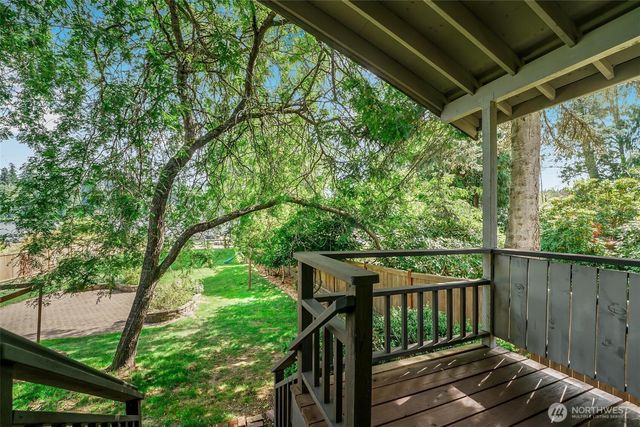 18404 W Spring Lake Drive SE, Renton, WA 98058