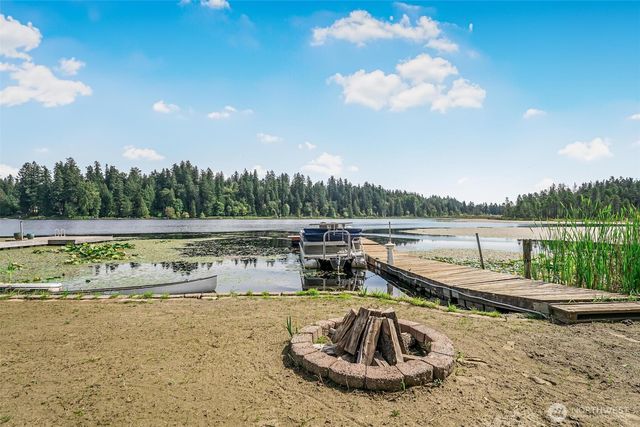 18404 W Spring Lake Drive SE, Renton, WA 98058