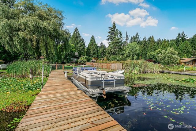 18404 W Spring Lake Drive SE, Renton, WA 98058