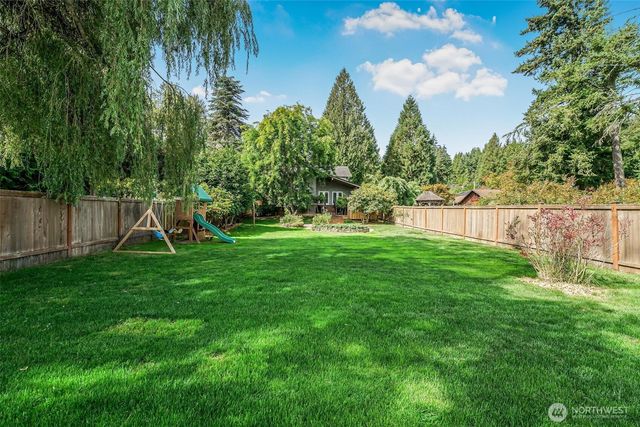 18404 W Spring Lake Drive SE, Renton, WA 98058