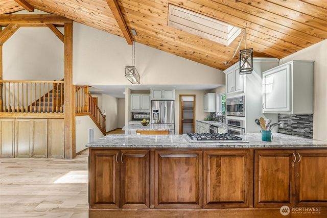 18404 W Spring Lake Drive SE, Renton, WA 98058