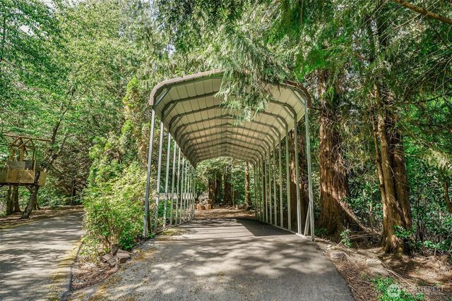 18404 W Spring Lake Drive SE, Renton, WA 98058