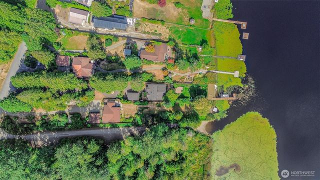 18404 W Spring Lake Drive SE, Renton, WA 98058