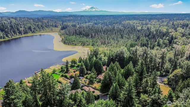 18404 W Spring Lake Drive SE, Renton, WA 98058