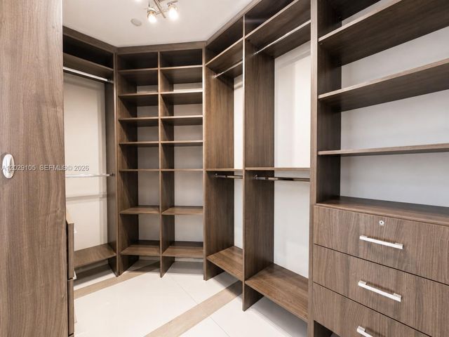 2020 N Bayshore Drive 2909, Miami, FL 33137