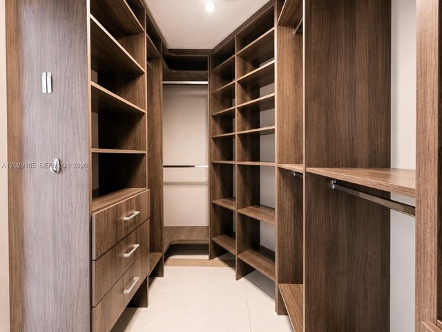 2020 N Bayshore Drive 2909, Miami, FL 33137