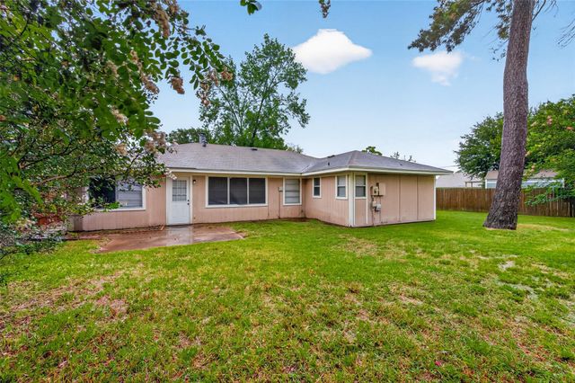 22419 Springgate Drive, Spring, TX 77373