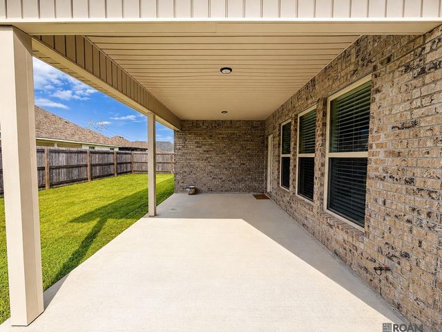 1042 Elliston Dr, Gonzales, LA 70737
