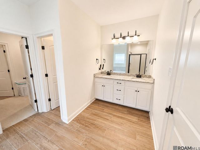 1042 Elliston Dr, Gonzales, LA 70737