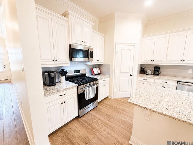 1042 Elliston Dr, Gonzales, LA 70737