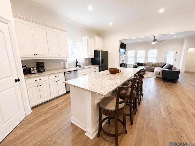 1042 Elliston Dr, Gonzales, LA 70737