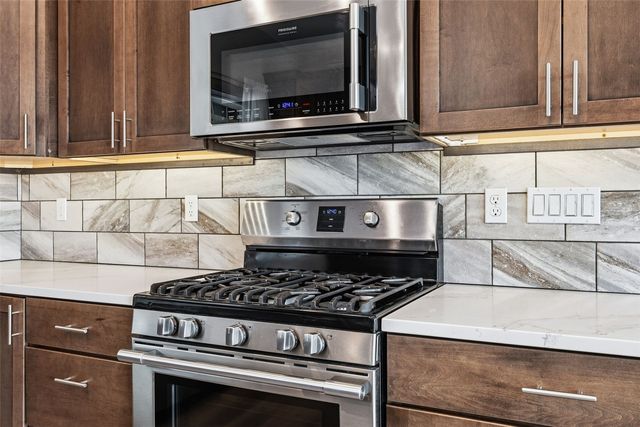 1730 Parkside Drive NE, Solon, IA 52333