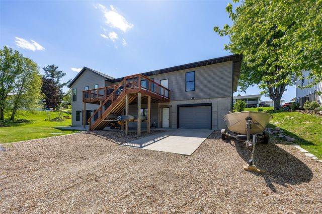 1730 Parkside Drive NE, Solon, IA 52333