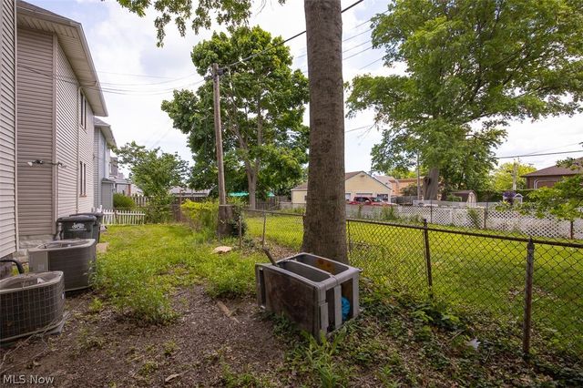 1545 Coutant Avenue, Lakewood, OH 44107