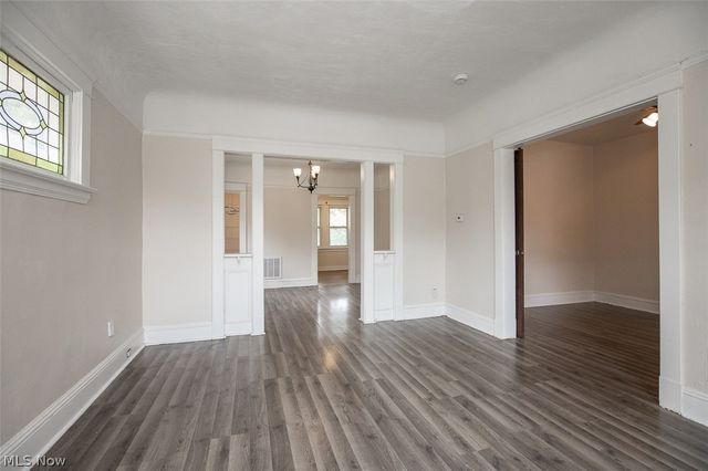 1545 Coutant Avenue, Lakewood, OH 44107