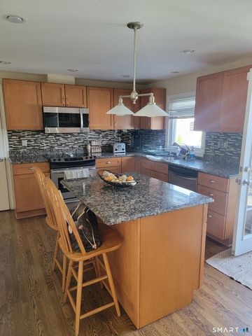 11 Cribbins Avenue, Shelton, CT 06484