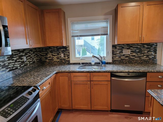 11 Cribbins Avenue, Shelton, CT 06484