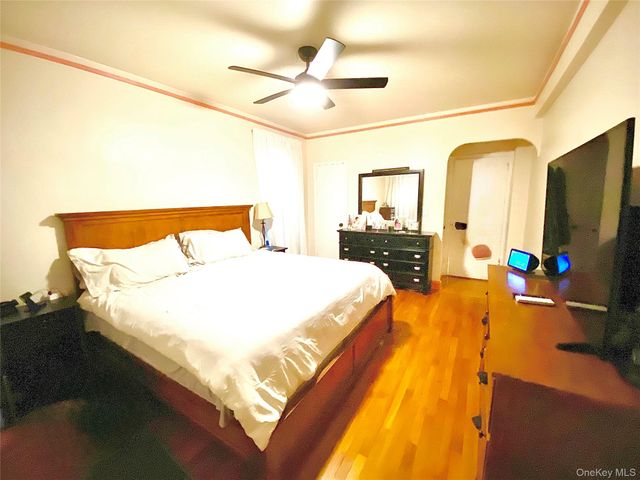 190 E Mosholu Parkway S 1J, Bronx, NY 10458